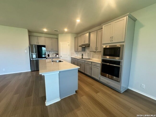 Building Photo - Newer Beautiful Home featuring 3-bedroom 2 Bath Plus office