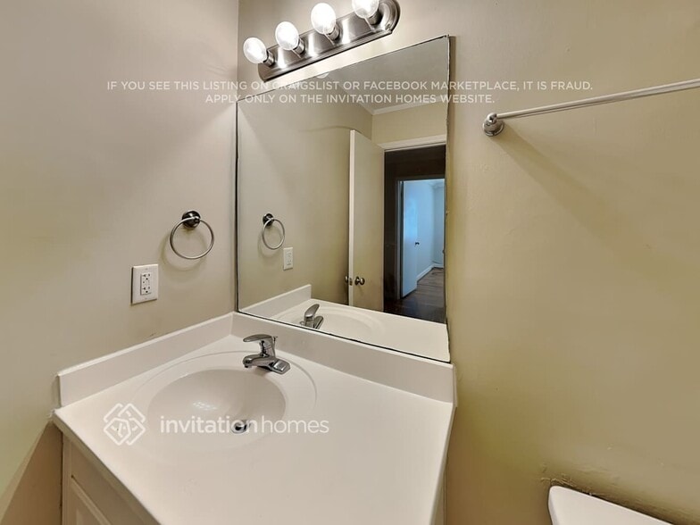 Building Photo - 766 Big Tree Ct