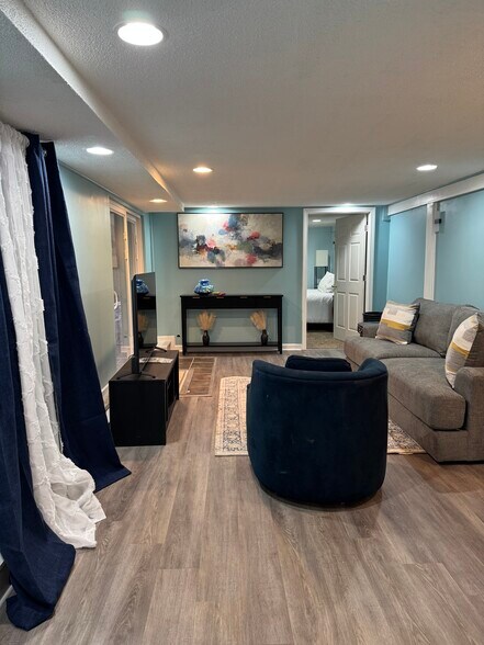 Building Photo - 37 Millstone Dr