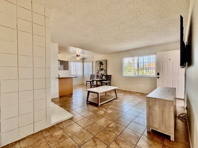 Building Photo - 17092 Emerald Ln