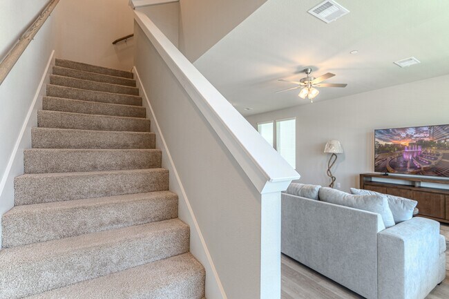 Building Photo - 494 S Centro Cir