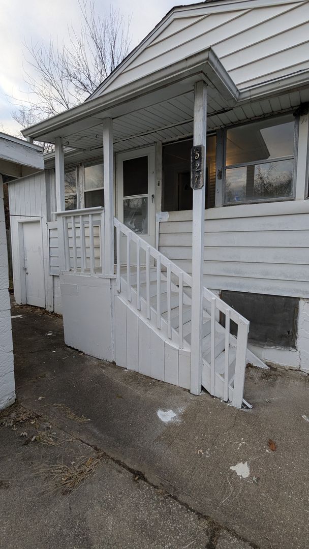 Building Photo - Charming 5-bedroom home located in the heart of Akron