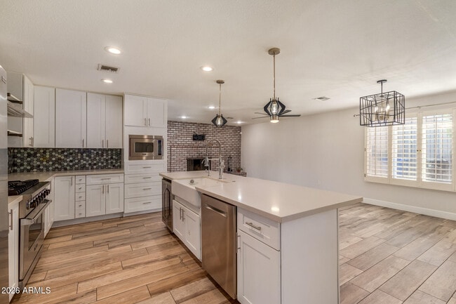 Building Photo - 1829 W Orchid Ln