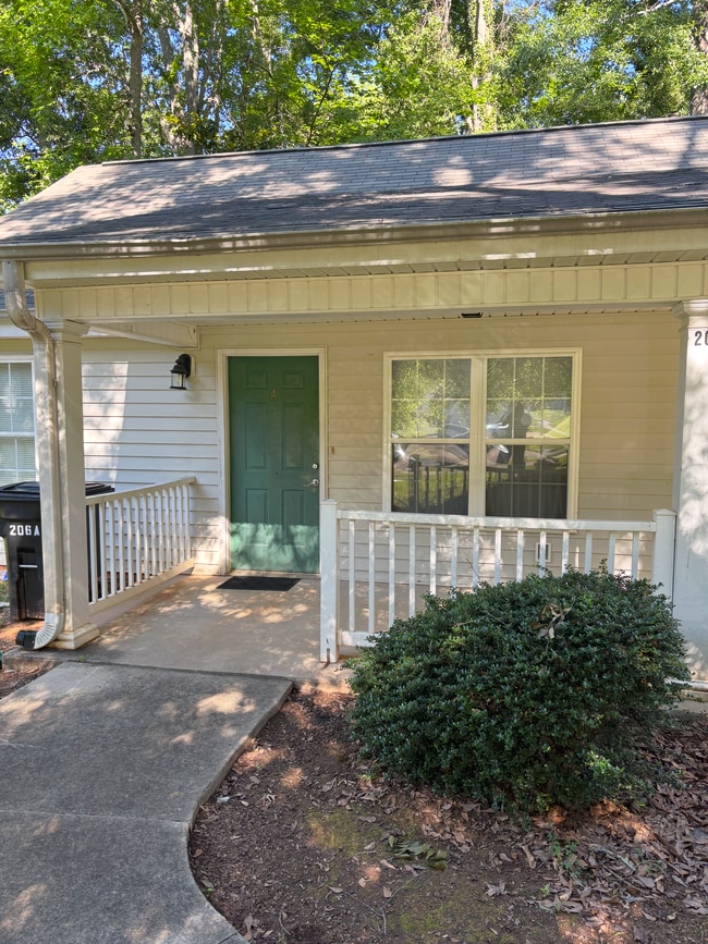 Building Photo - 212 Samaritan Dr