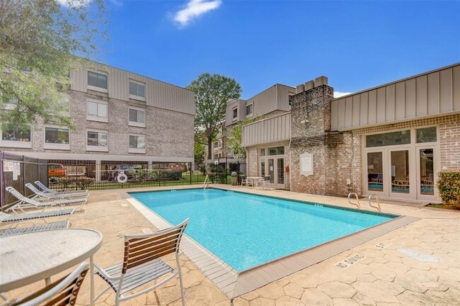 Building Photo - 2213 S Braeswood Blvd