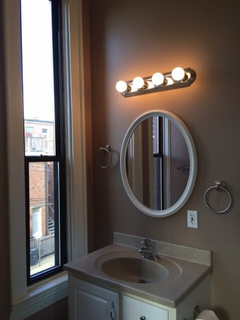 Building Photo - 440 Hopkins St