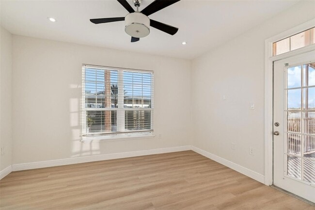 Building Photo - 5000 Culbreath Key Way