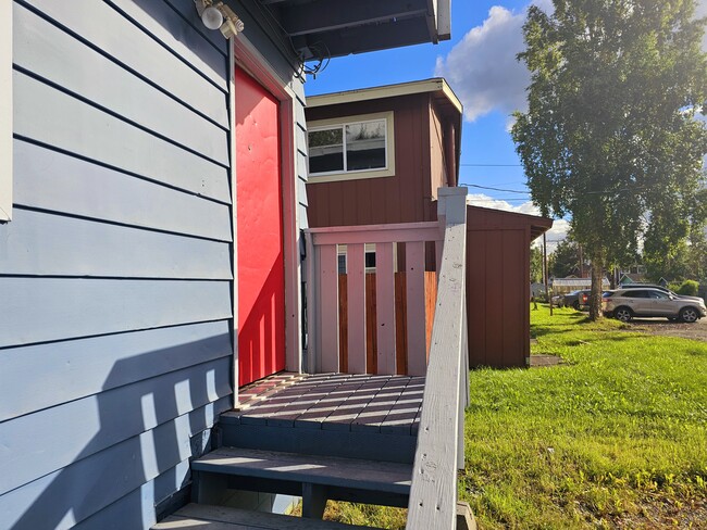 Building Photo - 534 N Bliss St