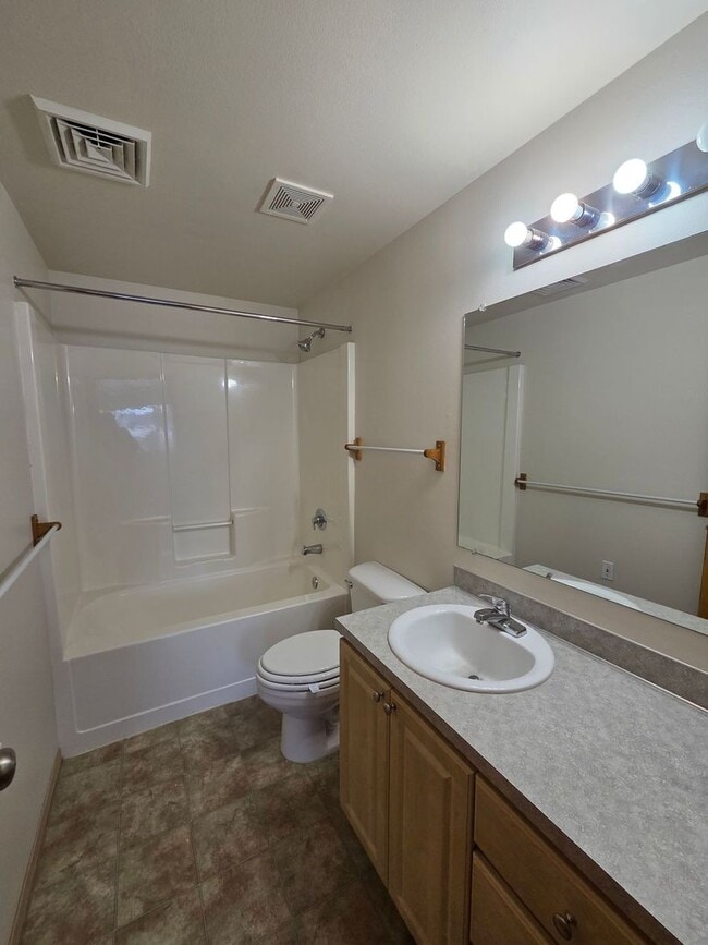 Building Photo - s2980