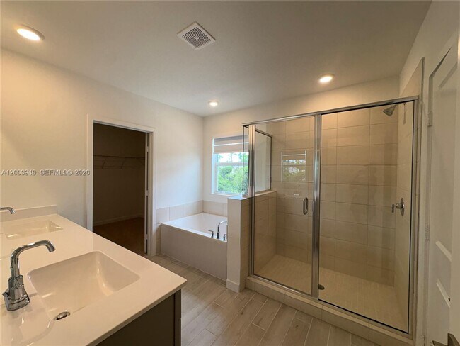 Building Photo - 12948 SW 265th Terrace