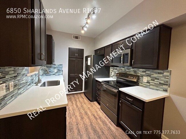 Building Photo - 2 Bed, 2 Full Bath Downstairs Condo For Re...