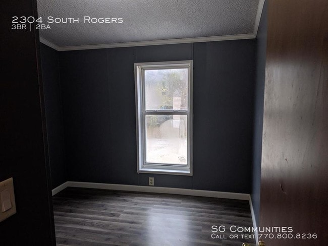 Building Photo - 2304 S Rogers St