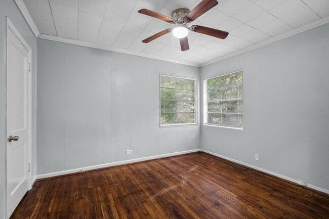 Building Photo - Cozy 3 Bedroom, 1 Bath Home - Spacious Liv...