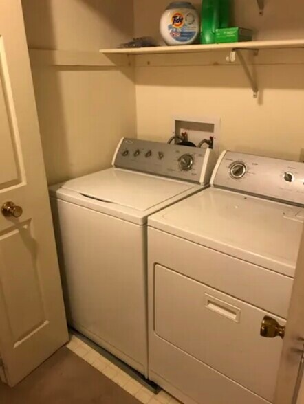 Laundry Room (2nd Floor) - 106 Fawn Rdg N