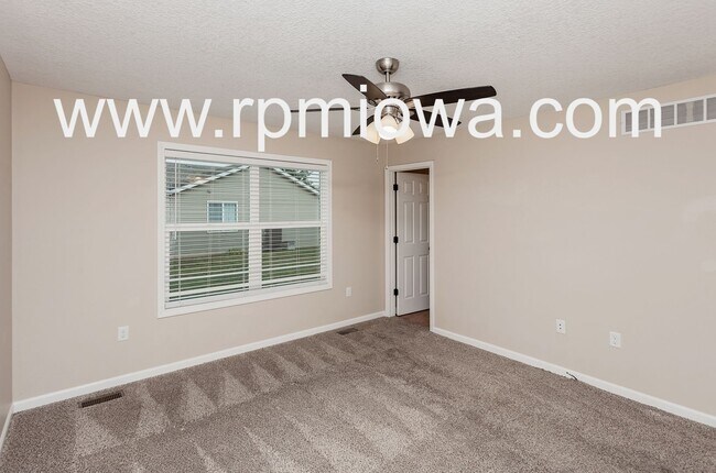 Building Photo - ESTABLISHED NEIGHBORHOOD!!! 4 Bedroom, 3 Bath Home in Ankeny