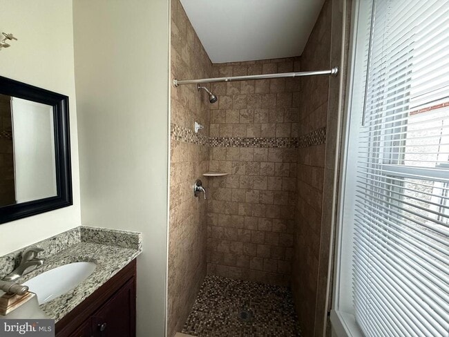 Building Photo - 1249 W College Ave