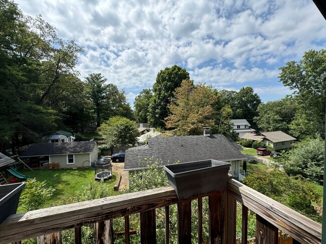 Building Photo - West AVL - Truly Special Custom Build!