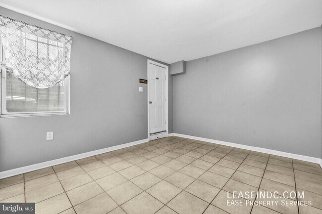 Building Photo - 1608 4th St NW