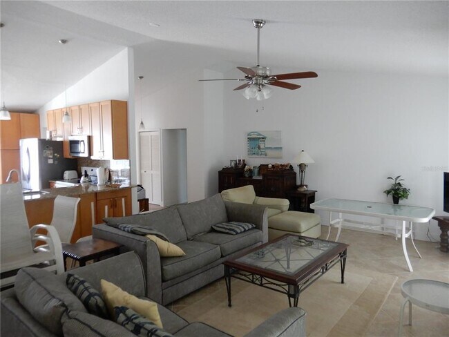 Building Photo - 853 2nd Ave S