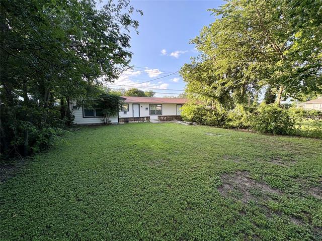 Building Photo - 1120 W Frey