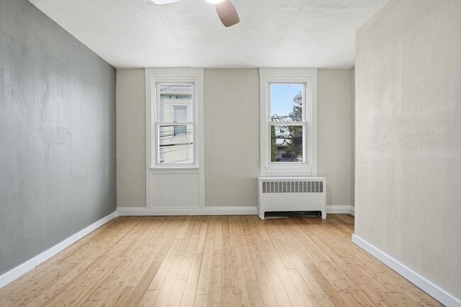 Building Photo - **Private Bloomfield 2BR Retreat – Walk to Liberty Ave, Steps from It All (15224)**