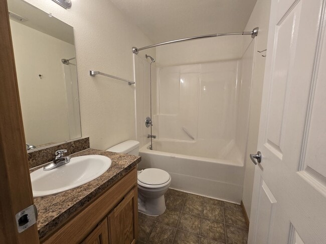 Building Photo - 390 Maylea Pl