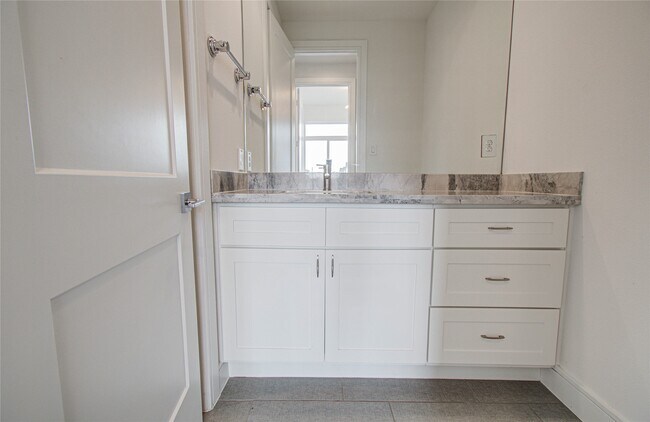 Building Photo - 8930 Spring Knoll Forest Dr