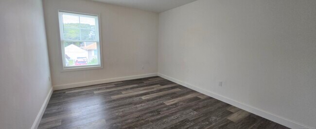 Building Photo - 409 Woodmont Ave