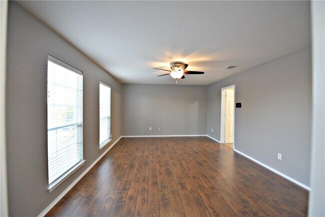 Building Photo - 802 Rubles Ct