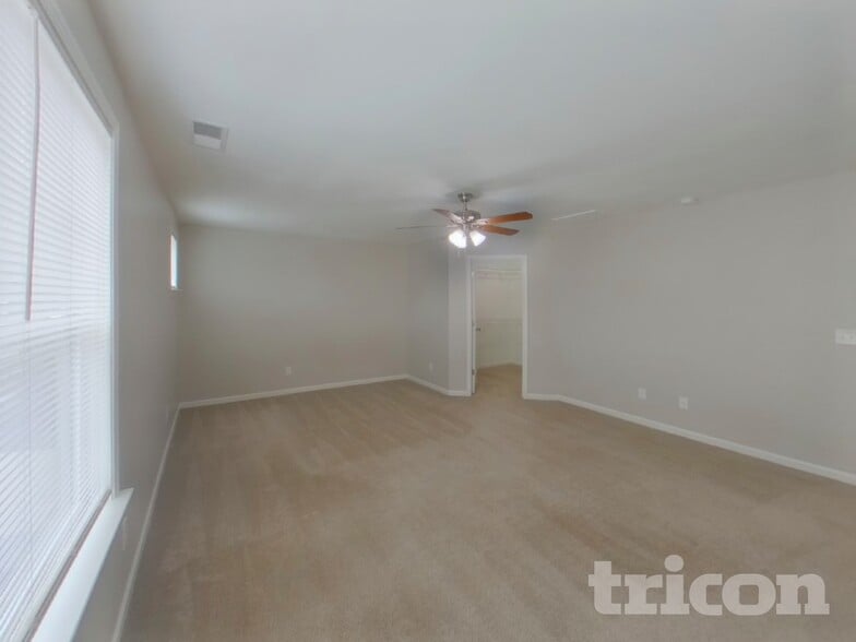 Building Photo - 9 Routhland Ct