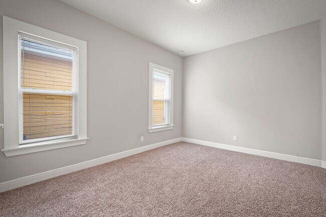 Building Photo - 1945 Redell St