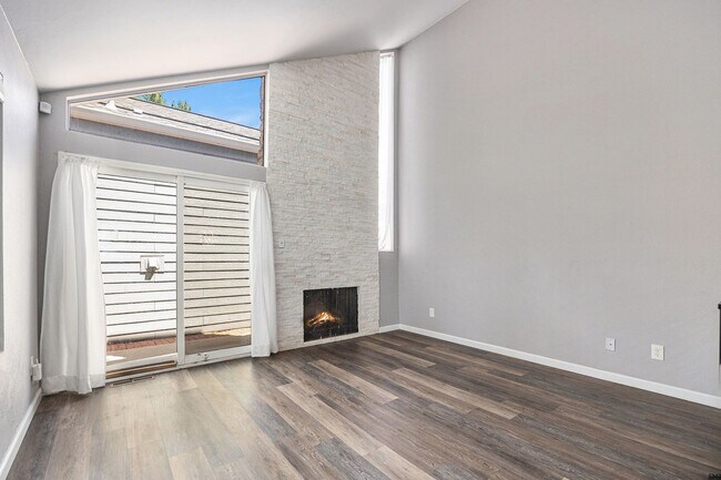 Building Photo - Beautifully Finished Detached Patio Home