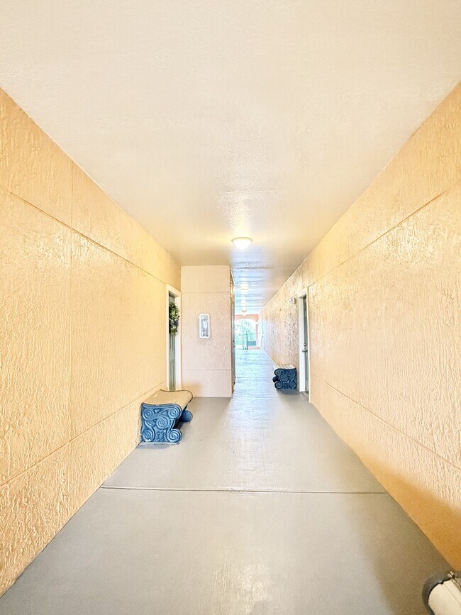 Building Photo - 2725 Via Cipriani