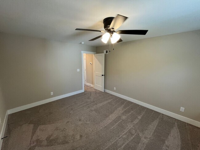 Building Photo - 1775 Ralee Dr