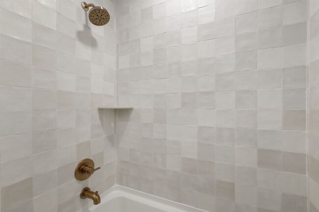 Building Photo - Modern Studio in BayHo - Fully Furnished o...