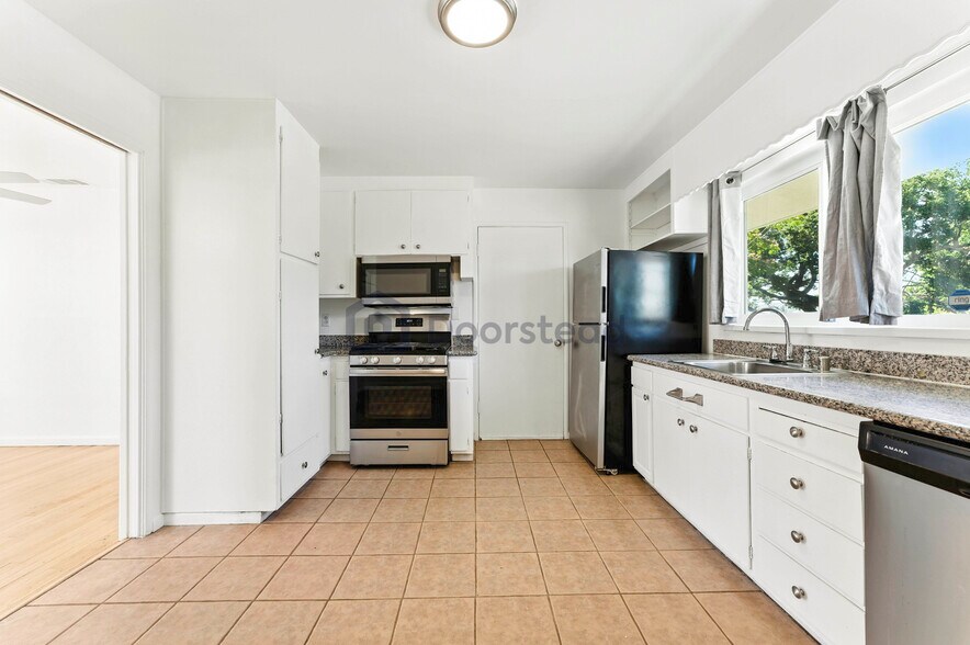 Building Photo - 4533 Utah Dr