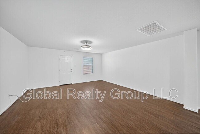 Building Photo - 7139 Quarter Moon