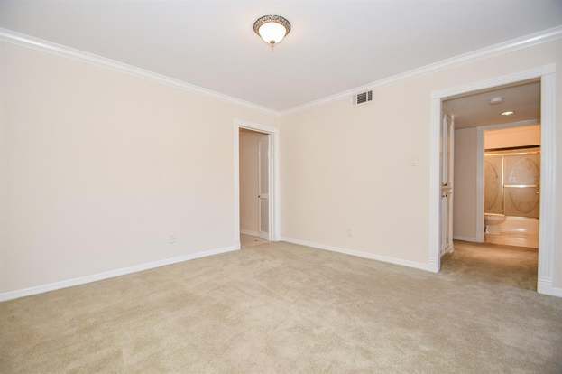 Building Photo - 7225 Beechnut St