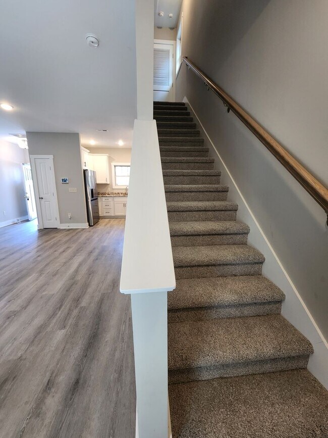 Building Photo - RENT SPECIAL!!!!!  Weaverville Rental