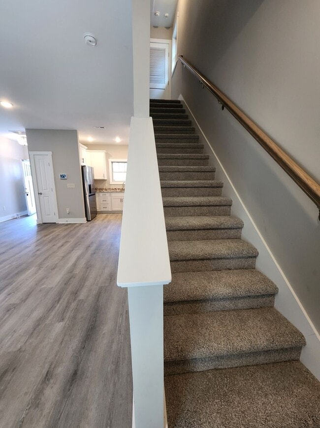 Building Photo - Weaverville Rental Rent Special!