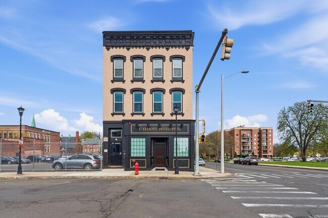 Building Photo - 180 Lyman St