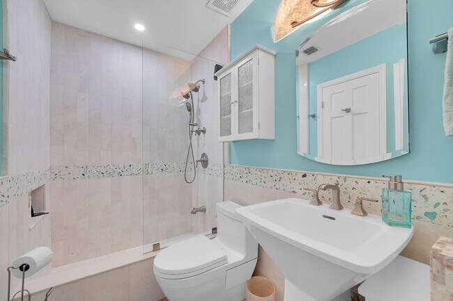 Building Photo - 3209 Norfolk St