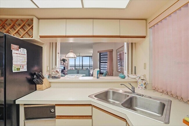 Building Photo - 5611 Gulf of Mexico Dr