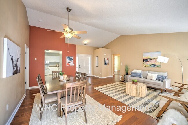 Building Photo - 302 Creeks End Cir