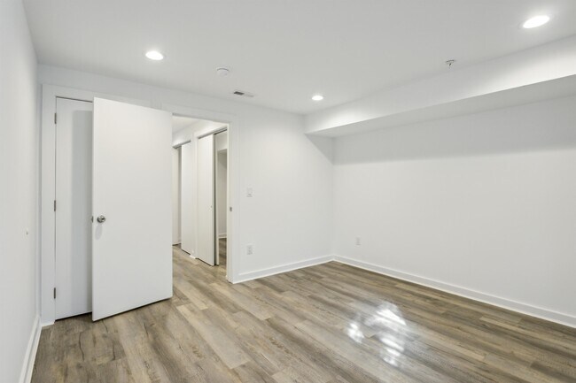Building Photo - 57 N Conestoga St