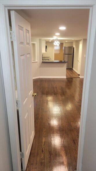 Building Photo - 5749 N Talman Ave