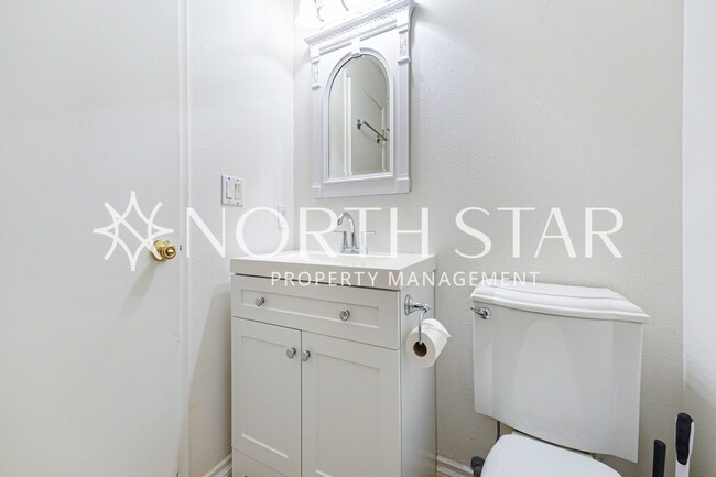 Building Photo - 6269 SW Southwood Dr