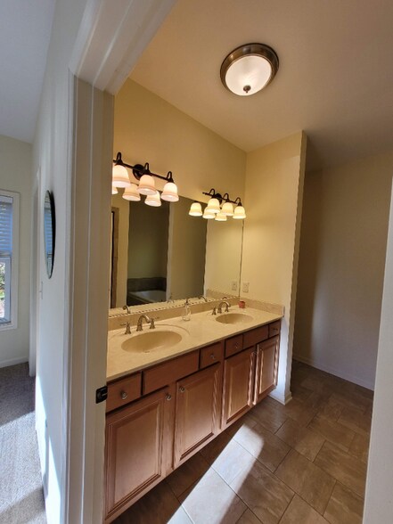 Building Photo - 97 N Coyote Springs Farm Rd