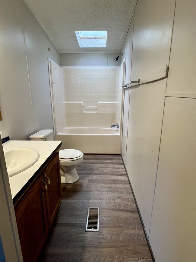 Building Photo - 3414 OH-83