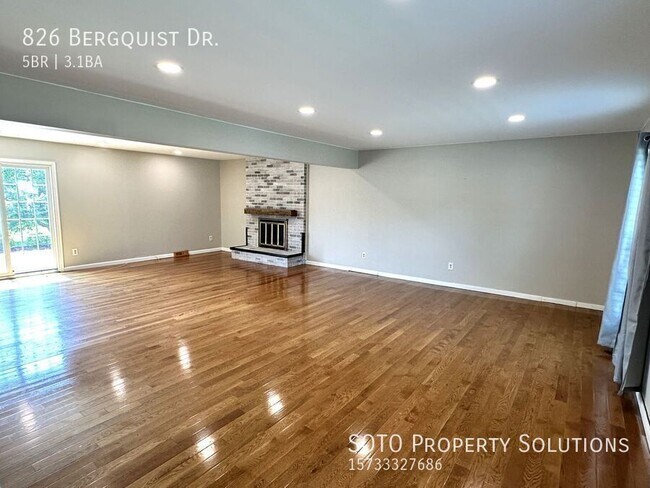 Building Photo - 826 Bergquist Dr